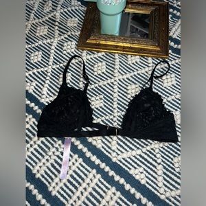 Black Lacy Savage X Fenty Bralette 1X